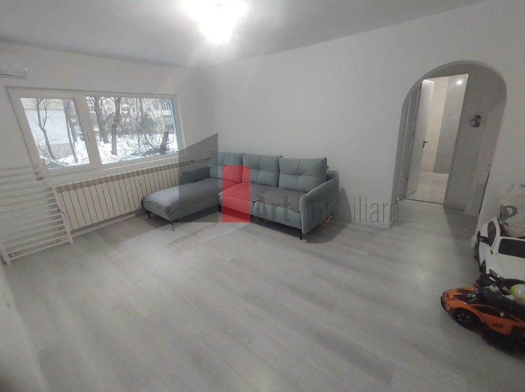 Vânzare apartament 2 camere semidecomandat Drumul Găzar...