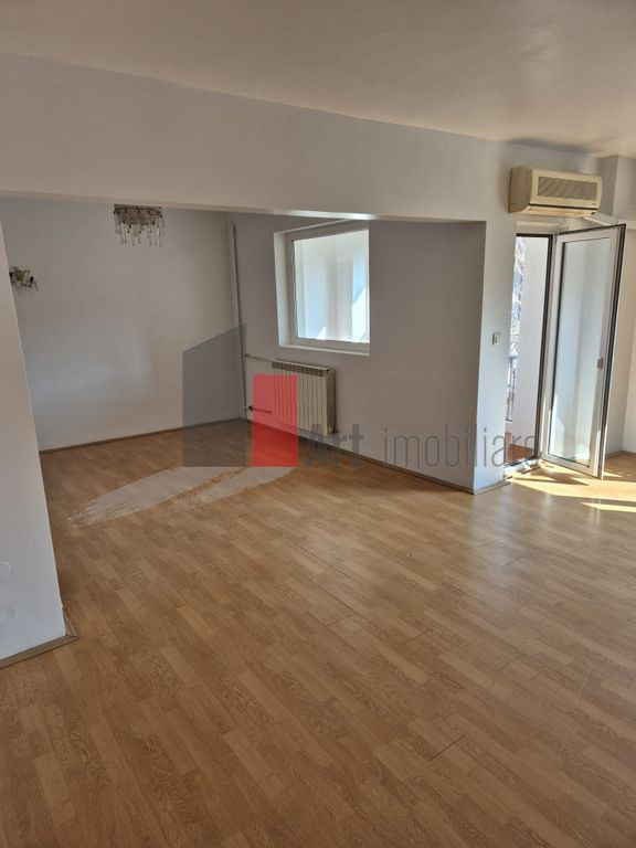 Vanzare apartament 4 camere Lujerului