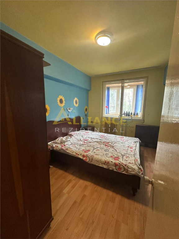 Apartament 3 camere decomandat – #536;oseaua Giurgiului...