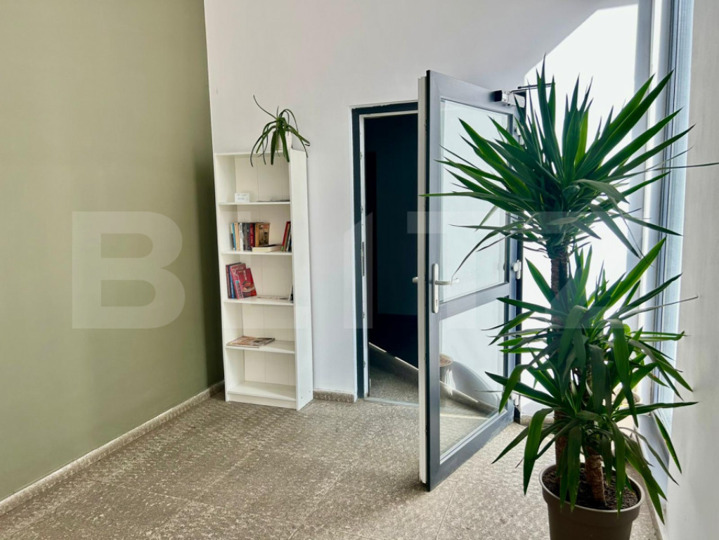 Apartament cu 2 camere, decomandate, terasa 8 mp, parcare su