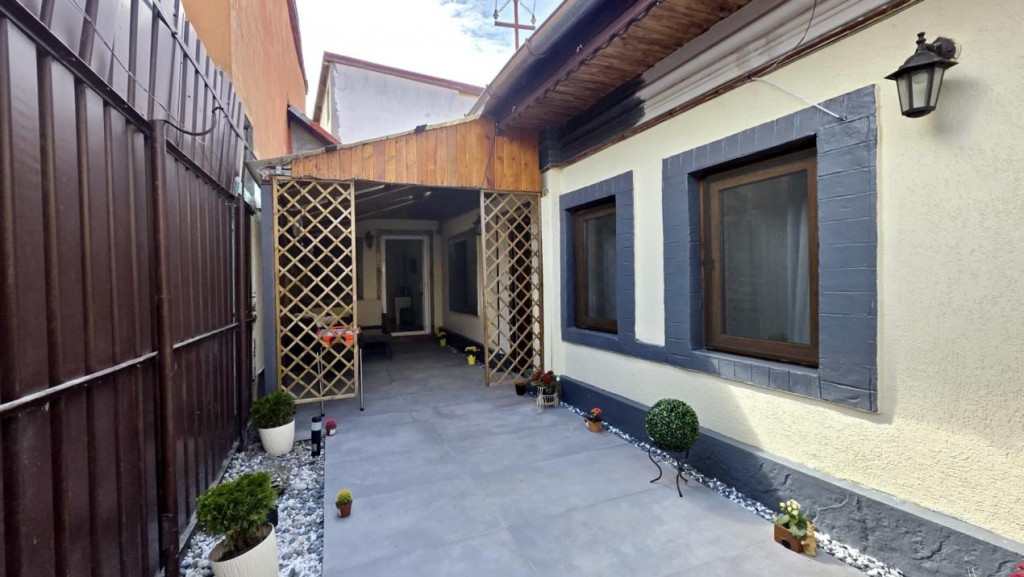 3 camere, bloc 2008, etaj 1/3, 2 parcari si boxa - Fetești - Pallady