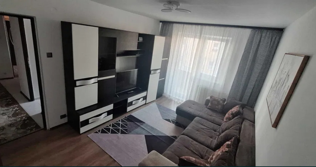 Apartament 2 camere, decomandat - zona Tractorul