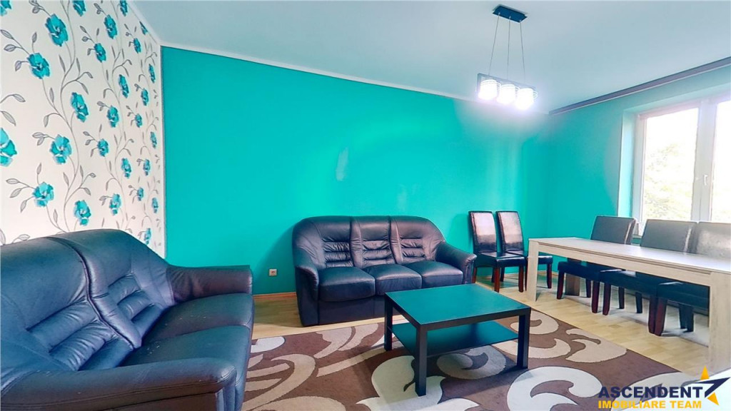 Tur 3D! Decomandat si ergonomic configurat, Semicentral, Bra