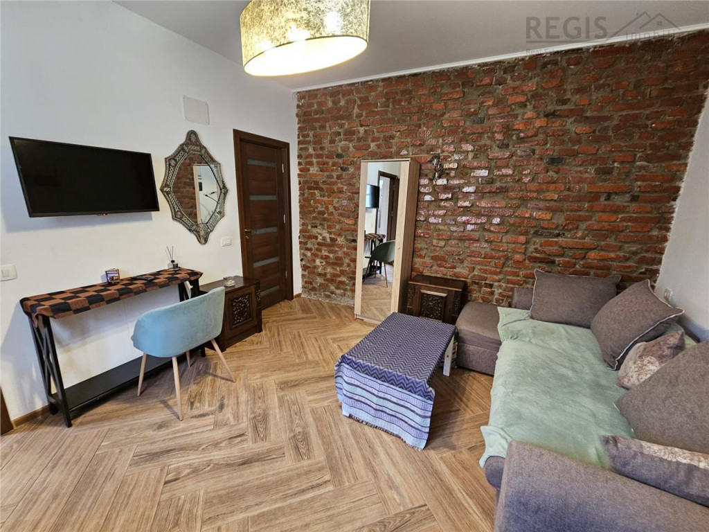 Apartament 2 camere la casa si curte Centrul Civic