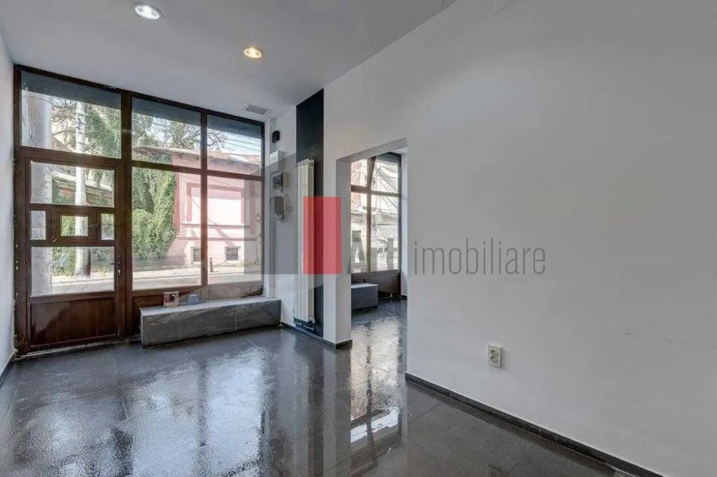 Spatiu comercial de inchiriat in zona Stefan cel Mare/Str...