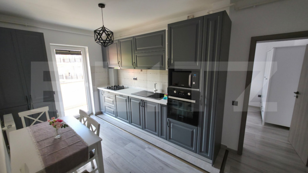 Apartament 2 camere, decomandat, modern, parcare, zona Flori