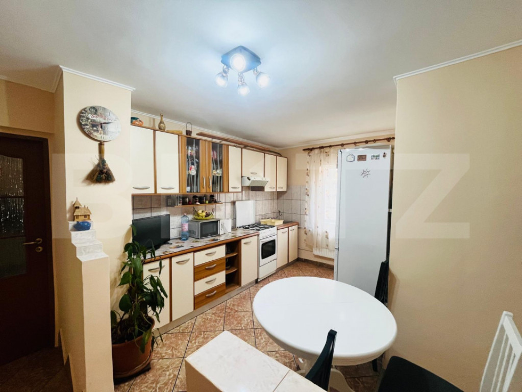 Apartament decomandat, 2 camere, 52 mp, mobilat zona - Roger