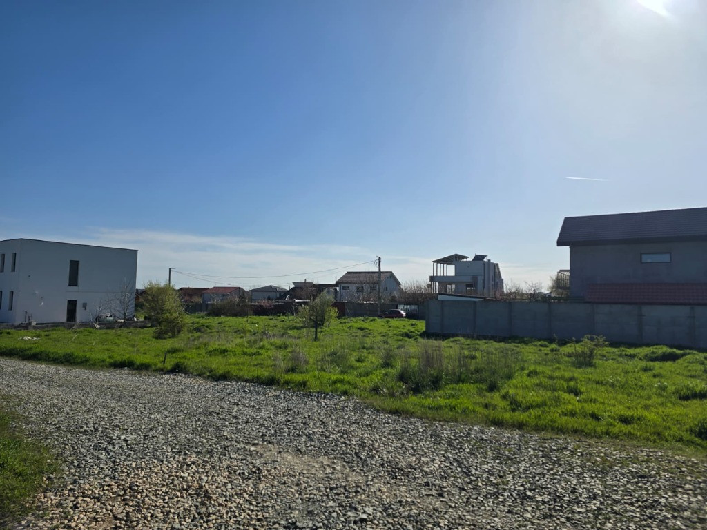 Teren de vanzare in Lazu lot de casa