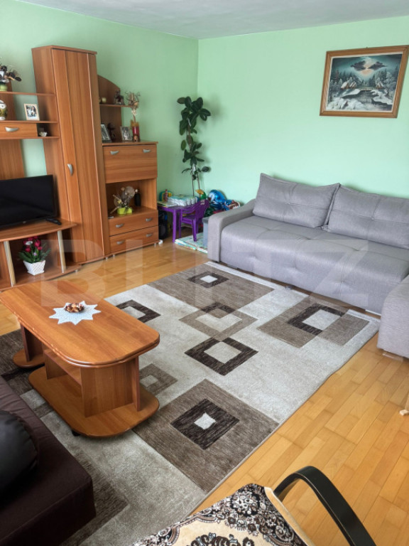 Casă spațioasă cu 7 camere, curte generoasa, amenajată-