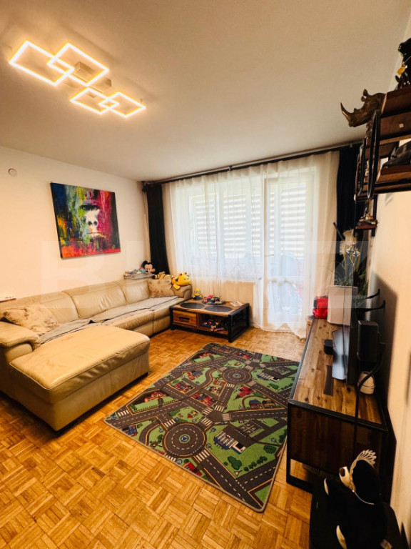 Apartament de vanzare, 2 camere, etaj 1, Tractorul