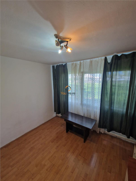 Circumvalatiunii etaj 1 Decomandat cu 4 Camere