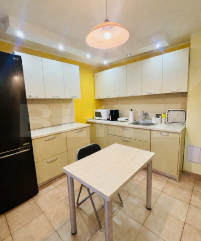 Apartament cu 2 camere, decomandat, 2 balcoane – la 3 min