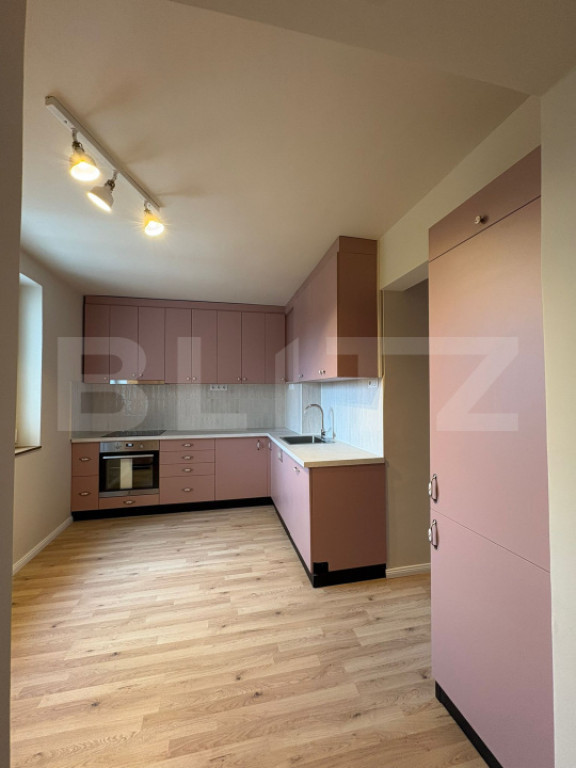Apartament cu 3 camere, decomandat, 80 mp, zona Cloșca
