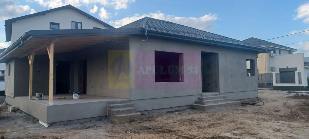 Săbăreni, casă nouă parter 137 mp, curte 400 mp