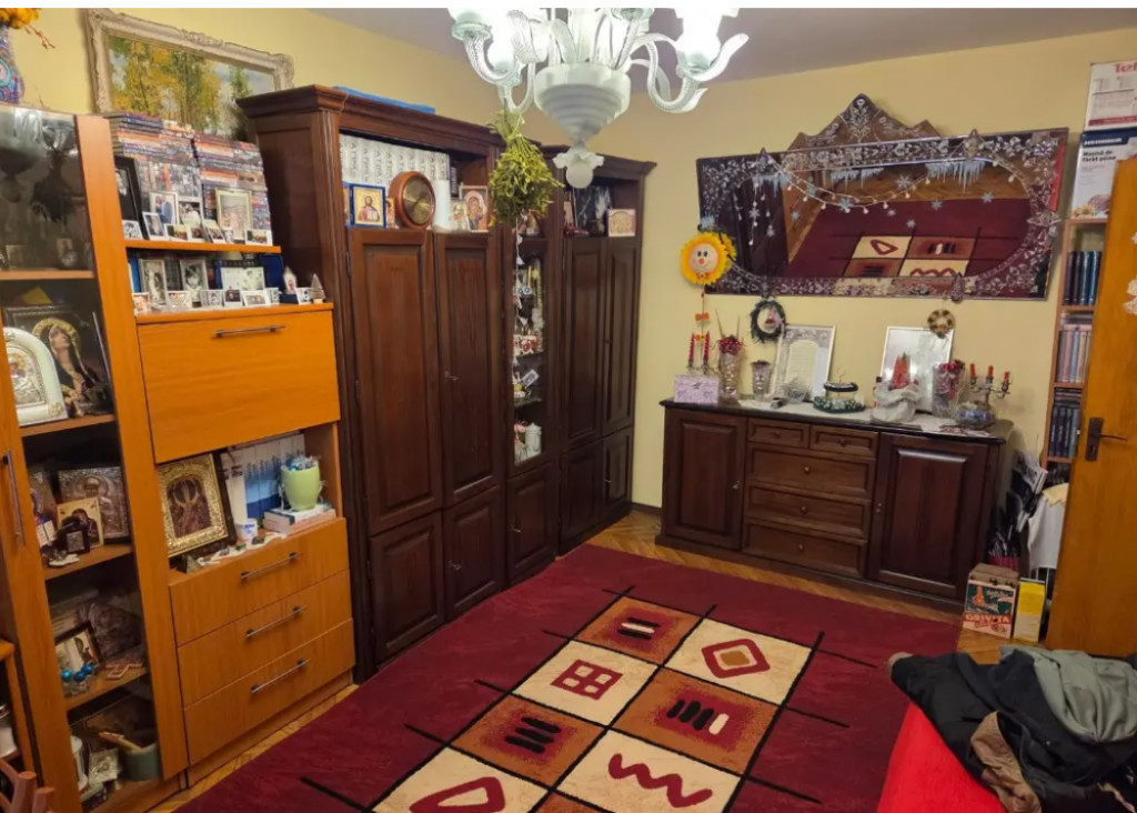 Apartament 3 camere spațios 63 mp + balcon, bloc 1981,Olteniței