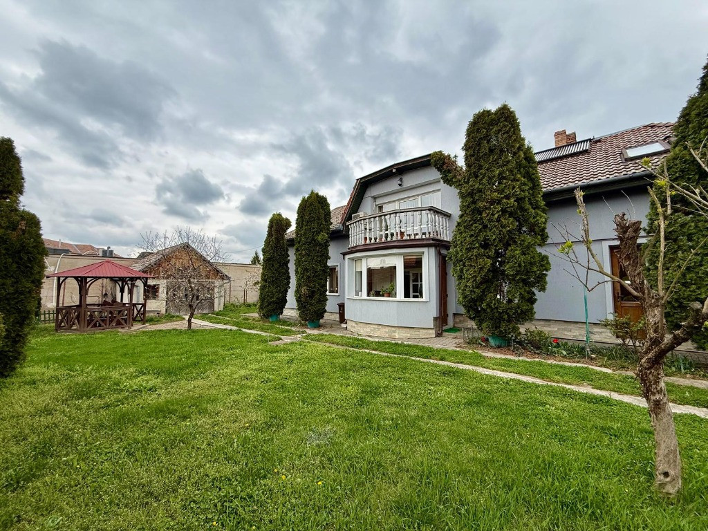 A/1685 De vânzare casă singur în curte în Tg Mureș - Dâmb