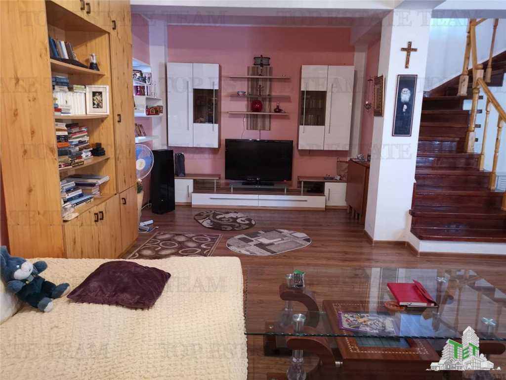 Apartament 3 camere 1 Decembrie de Vanzare