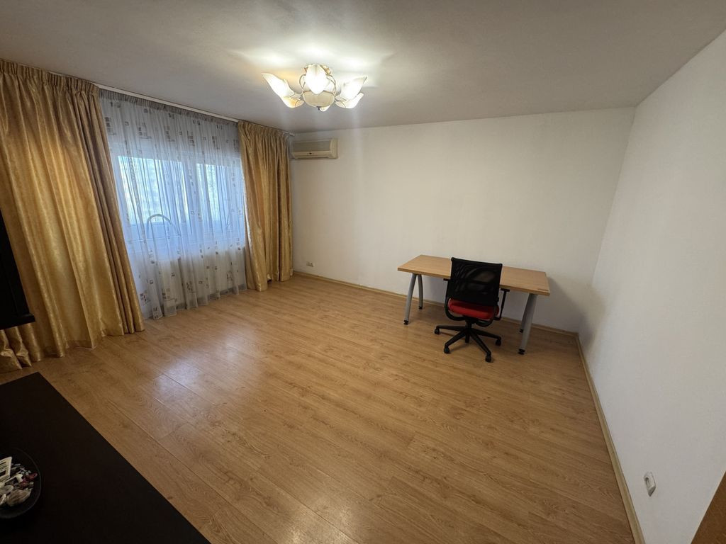 Apartament de închiriat – Sector 3