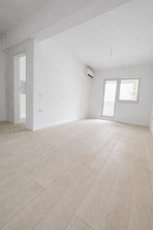 Garsoniera spatioasa, imobil nou finalizat, metrou Berceni