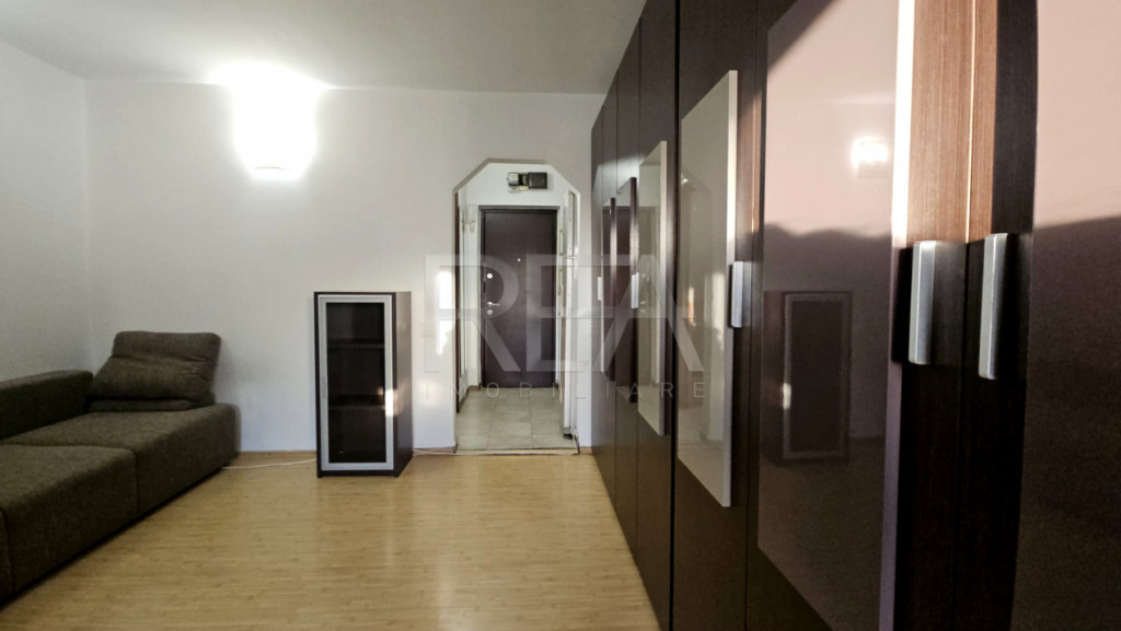 Garsoniera lângă metrou, etaj 4/10, Drumul Taberei