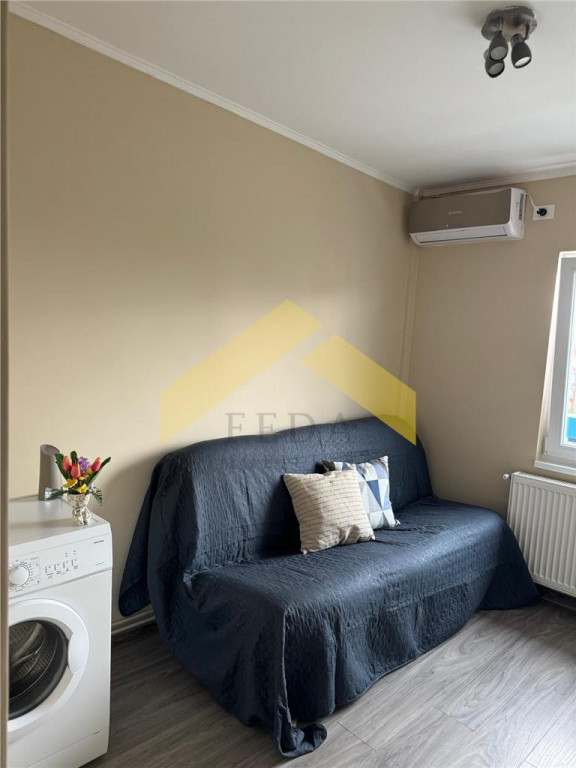 Garsoniera renovata de zona UTA