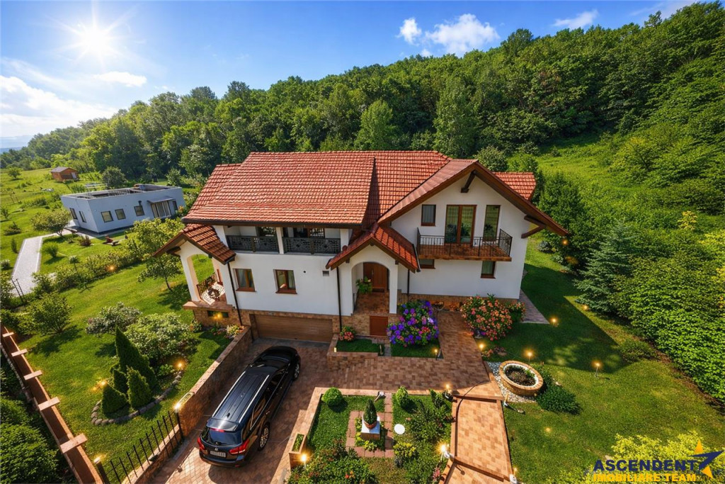 FILM! Vila rafinata, intr- un mediu natural de elita, Pestis