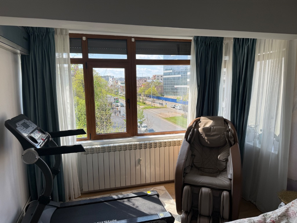 Proprietar apartament 4 camere decomandat bdul. Timisoara 29