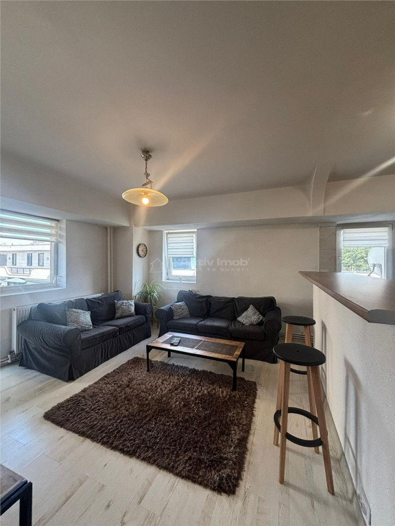 3 Camere, Unirii (Bd. Libertatii), Parcare, Centrala Proprie