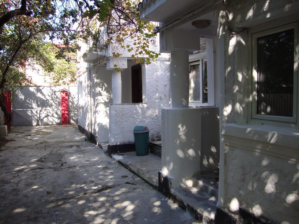 Casa,sup. utila 198 mp, teren 338 mp,Drumul Sarii !