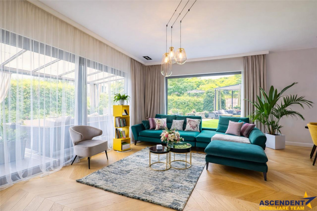 FILM!Vila cu arhitectura selecta, intr- o eleganta oaza de l