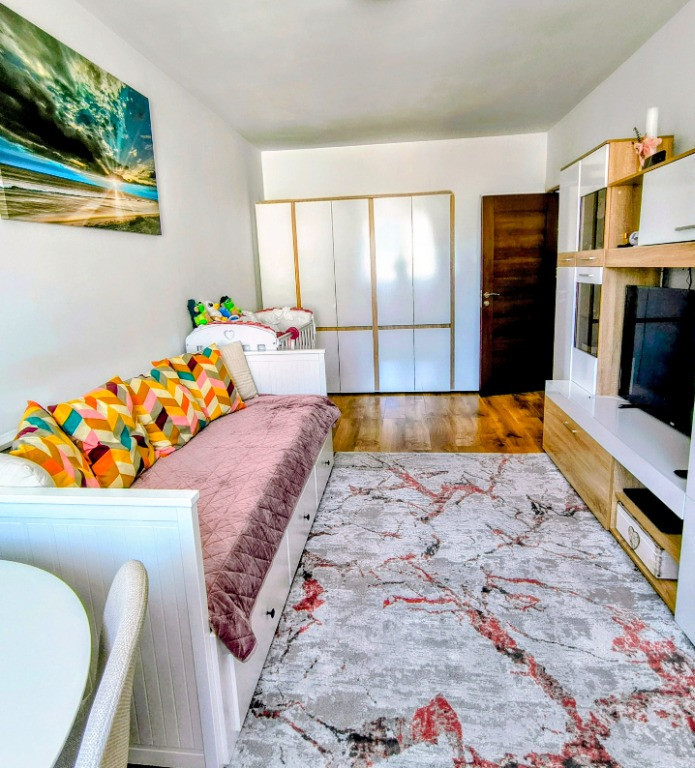 Vând apartament cu 2 camere Militari Residence