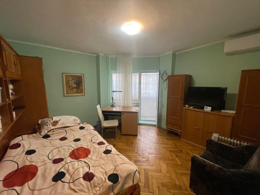 Garsoniera decomandata, 33 mp, zona 1 Mai