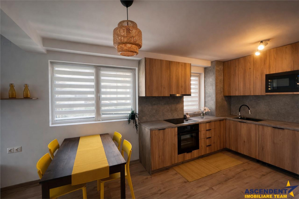 Casă spațioasă de închiriat | 4 camere | Curte 700 mp |