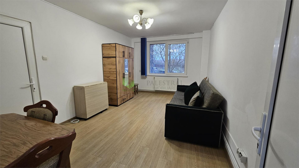 Apartament 3 camere Vlahuta,mobilat-utilat,loc parcare,400 E