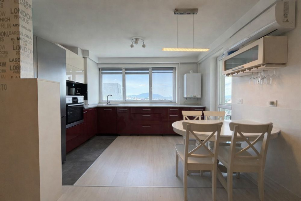 Apartament 3 camere Garii -Olimpic Residence 3 parcari,21000