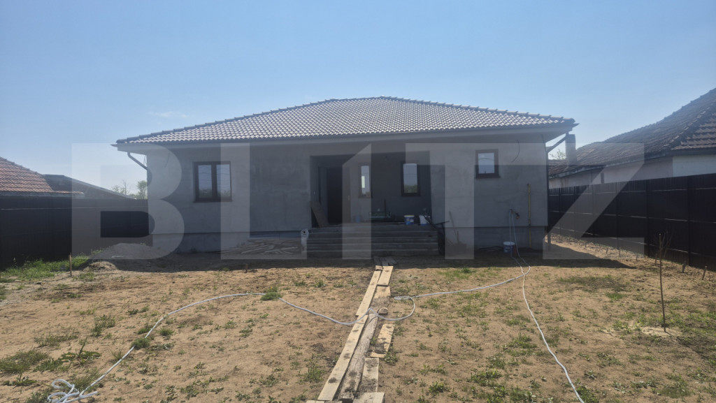 Casa 3 camere de inchiriat, 120 mp, teren 950 mp, Balta Blon