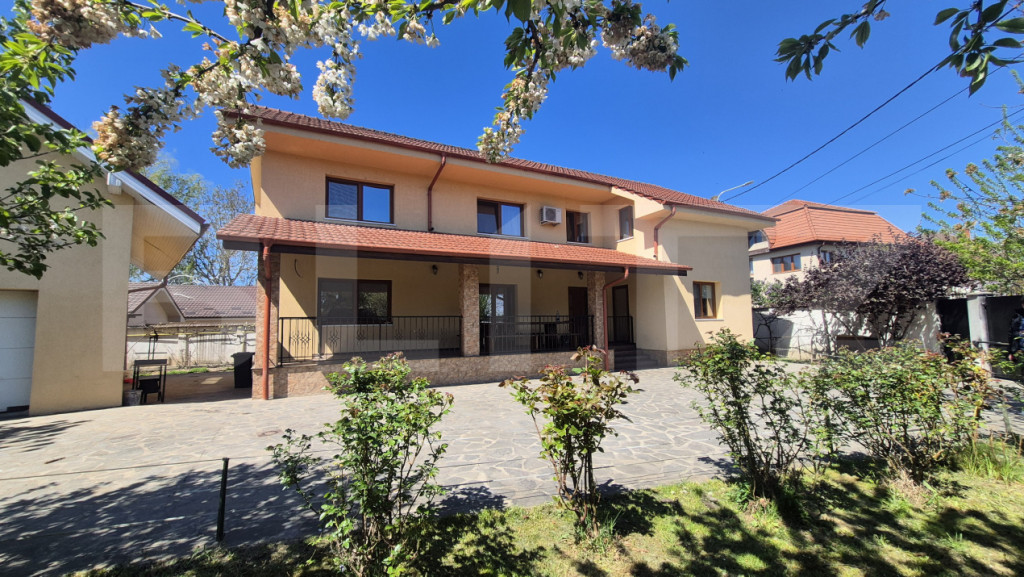 Casa 3 dormitoare de inchiriat, 236 mp, teren 525 mp, Semice