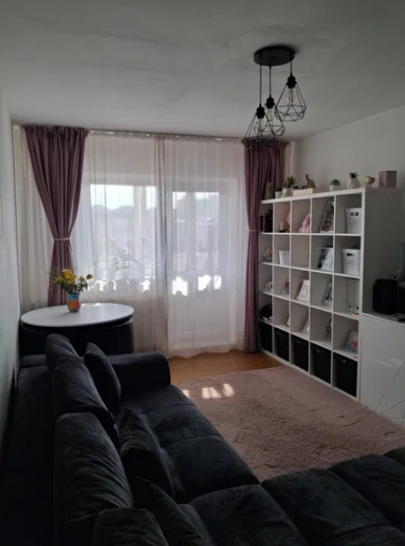 Apartament 3 camere, decomandat - zona Scriitorilor