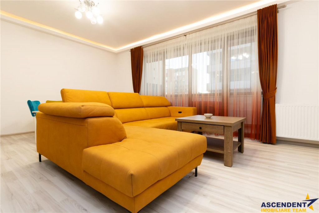 Penthouse de 3 camere zona Tractorul