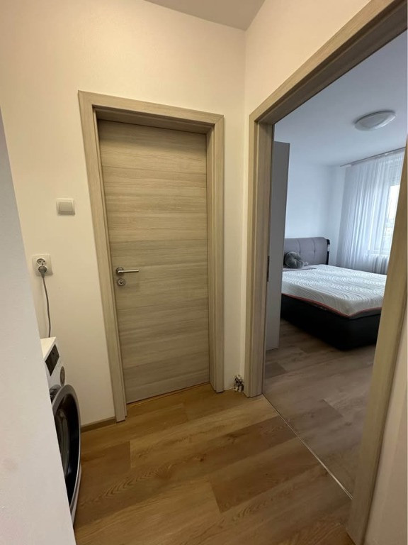 Apartament 3 camere , in Podu Ros,