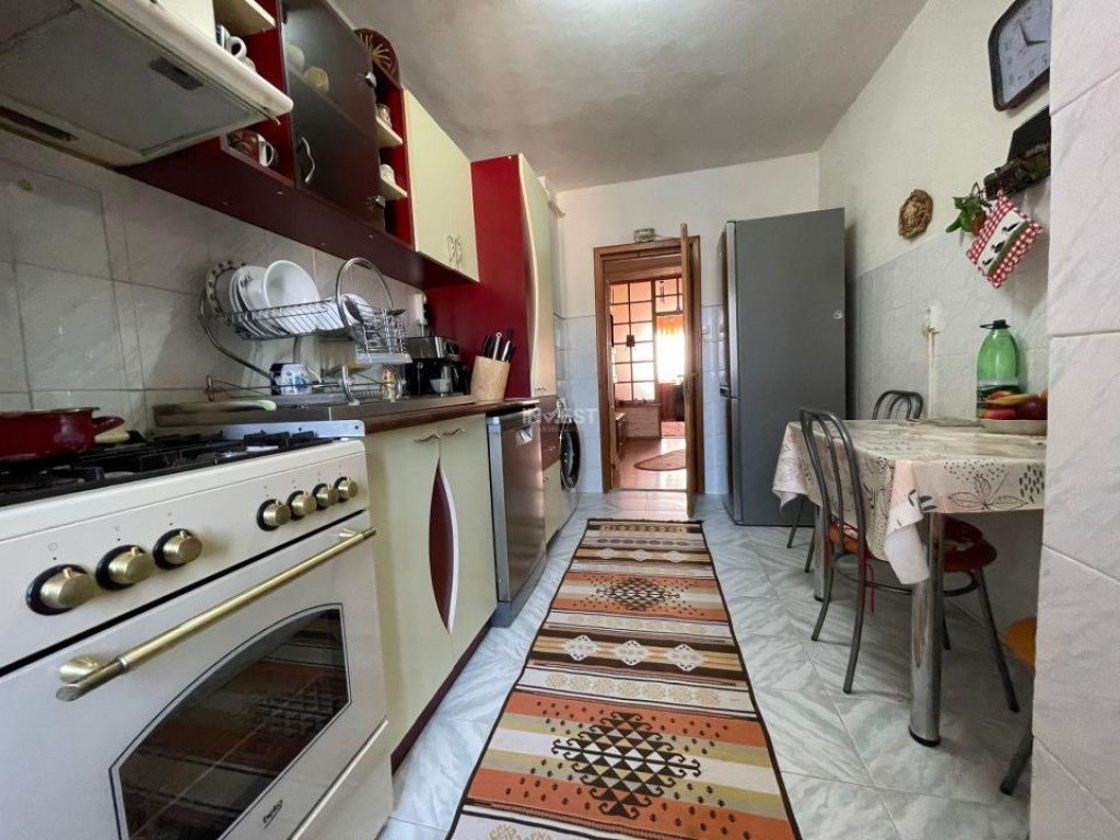 Apartament 4 camere, decomandat, zona Pacurari - Esplanada,