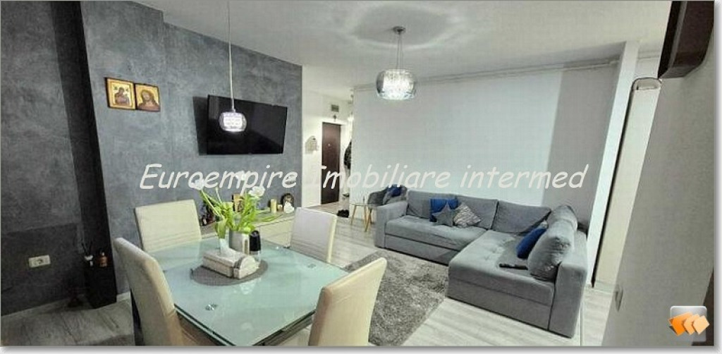 Apartament 3 camere zona Km 4