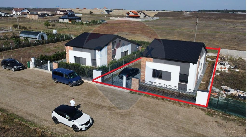 Casă / Vilă 5 camere în zona Nord