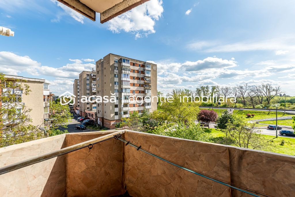 Apartament 3 camere Micalaca 300. Vedere superbă spre Mu...