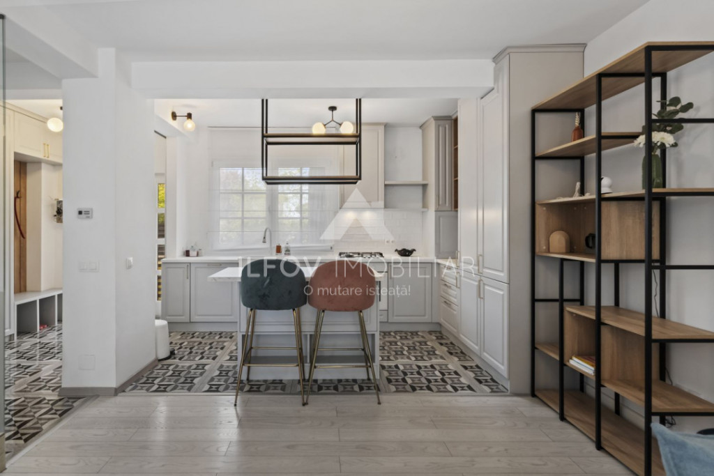 Casa 4 camere Otopeni, central, utilata si mobilata modern