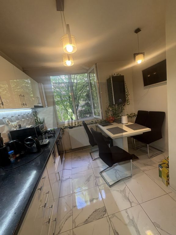 Apartament 3 camere Bd Ctin Brancoveanu /parcare