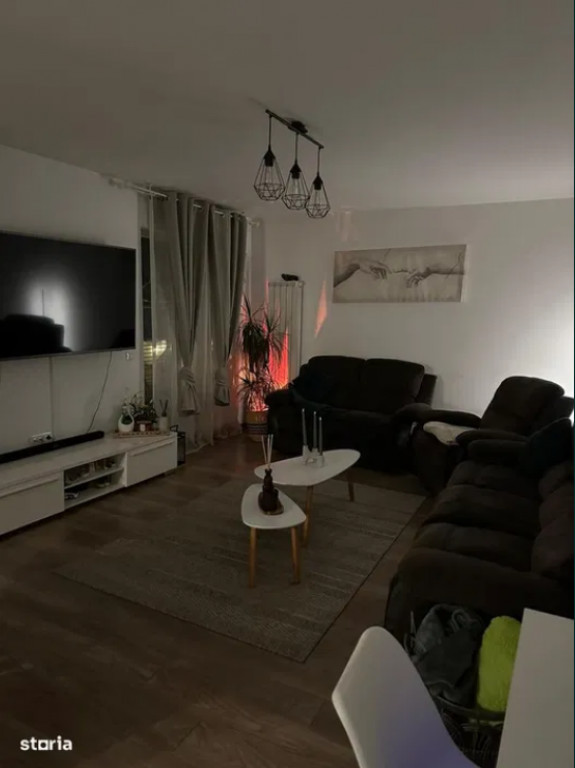 Apartament 2 camere, semidecomandat - zona Tractorul