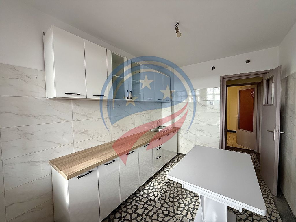 Apartament 4 camere/de inchiriat/ultracentral Craiova
