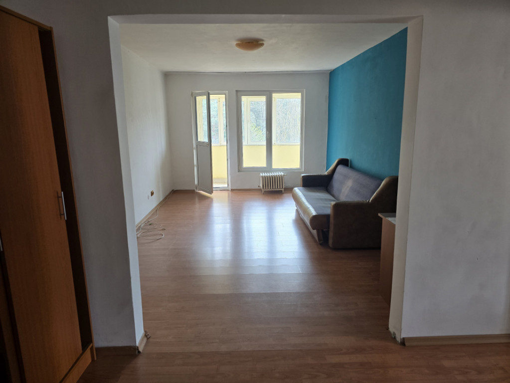 Apartament 2 camere, etaj 8/9, priveliște superbă Zona Orh