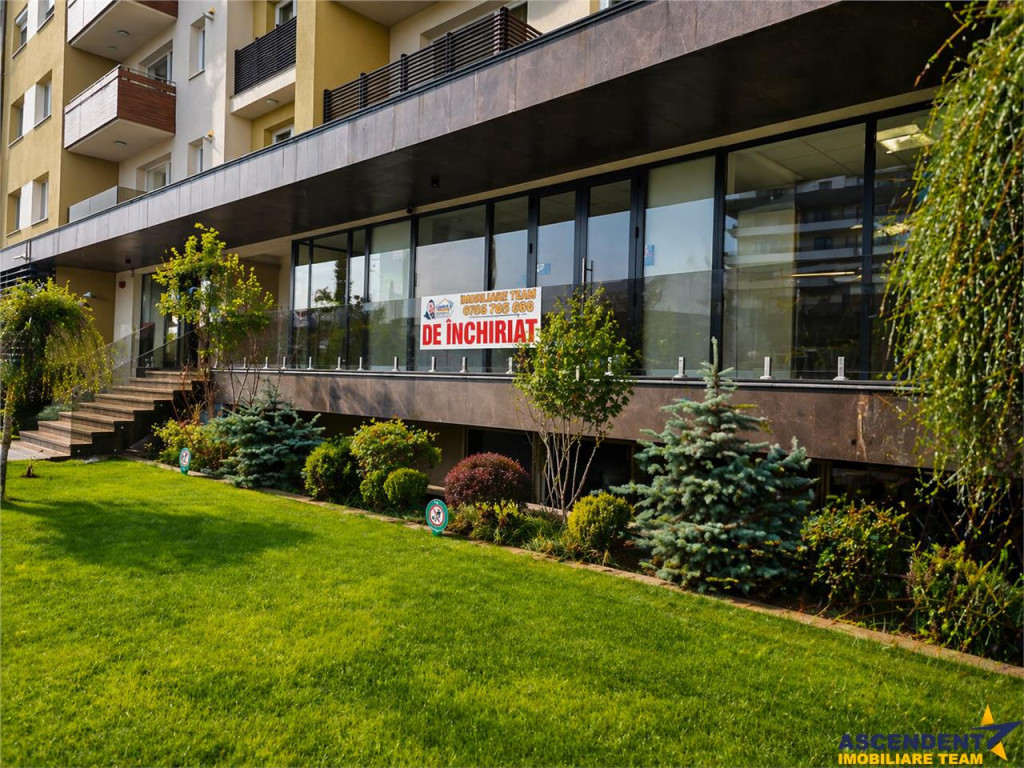 Spatiu comercial luminos, 192 mp, vitrina mare, acces dublu,